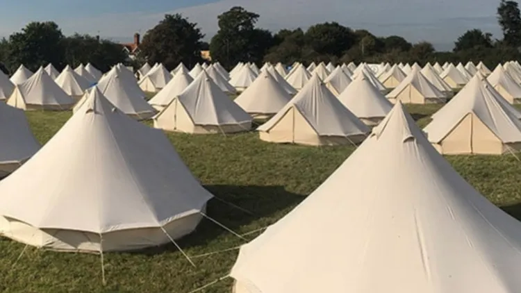 購買連續4日的性愛馬拉松入場票的參與者可以選擇帳篷作為活動的空間。翻攝自Swingathon官網
