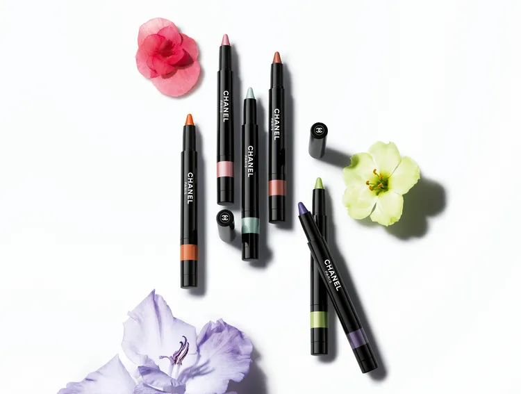 香奈兒亮采立體眼彩筆，各1350元。品牌提供