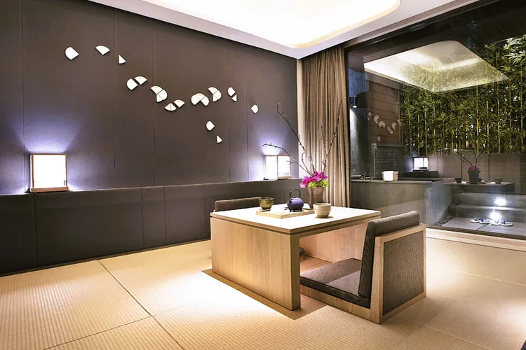 礁溪晶泉丰旅2024夏季線上旅展「湯之饗宴一日遊券」，每張3200元，可使用於「泉茗湯屋客房」輕鬆享受礁溪湯旅一日遊，感受無比的舒適與美食饗宴。業者提供