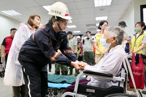 凱米颱風來襲!挺進山區關心居民 陳其邁視察物資整備及預防性撤離