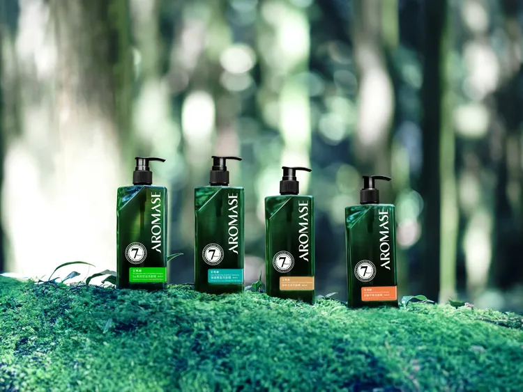 艾瑪絲森系列洗髮精，共有強健豐盈、草本去屑、5α高效控油、舒敏平衡、玫瑰強健豐盈、5α鳶尾玫瑰高效控油6款，400ml／580元、1000ml／1200元。品牌提供