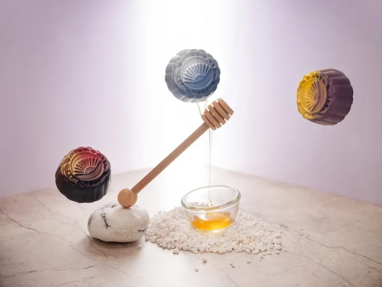 行政西點主廚趙崇曦 (Kevin Chiu)巧手展演可可魅力。業者提供