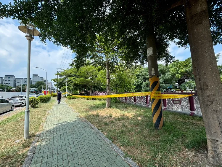 警方通知鑑識人員到場採證，並沿現場附近往上游尋找有無遺留之物品。民眾提供