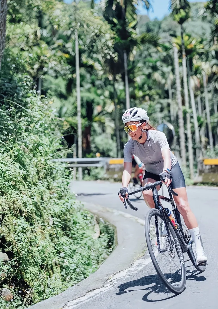 段慧琳揪洪毛參加南投百K，賽事當天體感溫度40度。。民視提供