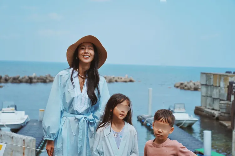 隋棠（左起）和孩子們。翻攝隋棠臉書