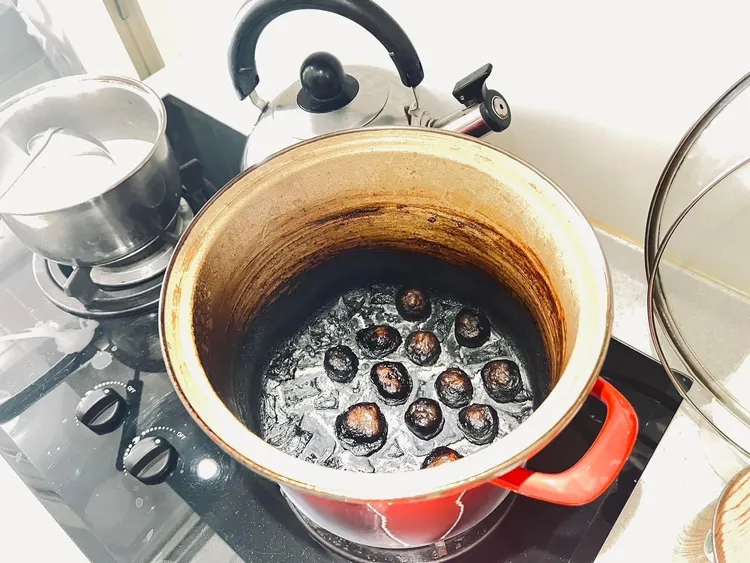 民眾烹飪引起火警。警方提供