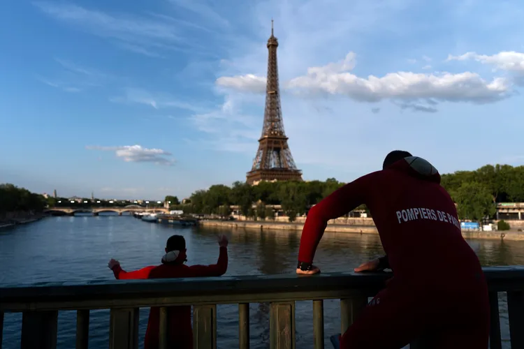 今年巴黎奧運開幕式將在塞納河上舉行。美聯社