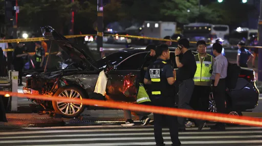 朝著人群撞!首爾市中心重大交通事故 老駕駛撞路人增至9死