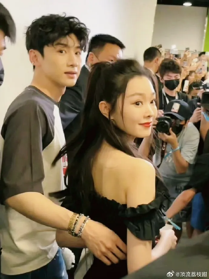 白敬亭、宋軼嘴硬從沒認愛。翻攝頂流荔枝甜微博