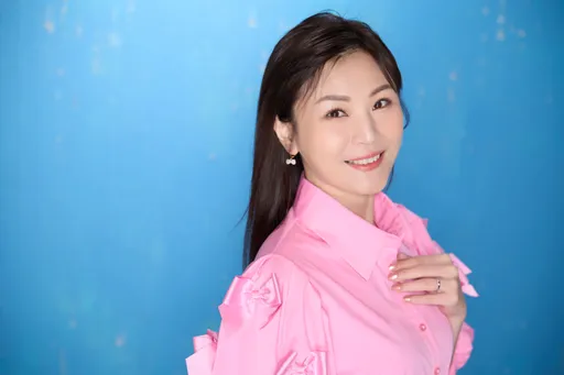 「仙界口譯姐」太神了!買彩券百發百中 助哥哥躲過死劫翻車毫髮無傷