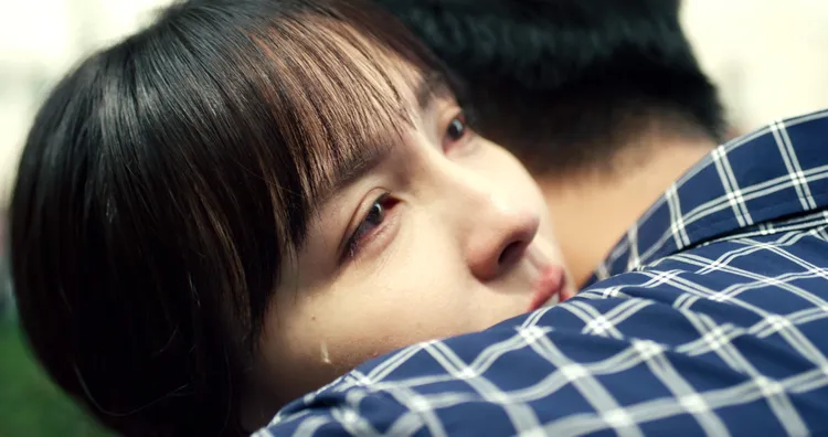 《血．拾人生》魏蔓飾演血癌患者，與張睿家飾演夫妻檔。桃園電影節提供