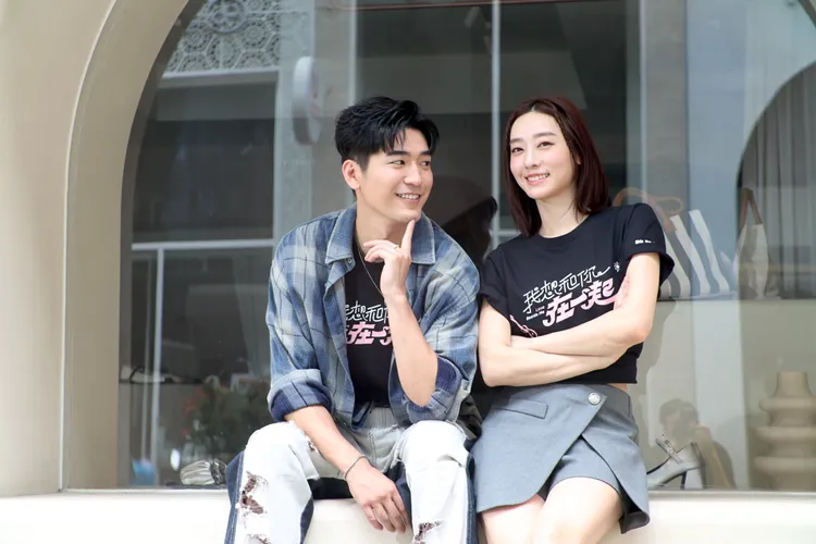 涂善存（左）和席惟倫合作《我想和你在一起》。攝影中心攝