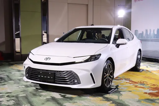 Toyota全新大改款Camry正式上市 颜值再升级、双动力98.5万元起