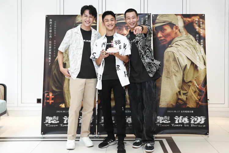 朱宥丞（中）提前歡度15歲生日，跟黃冠智（右）、吳翰林有革命情感。公視提供