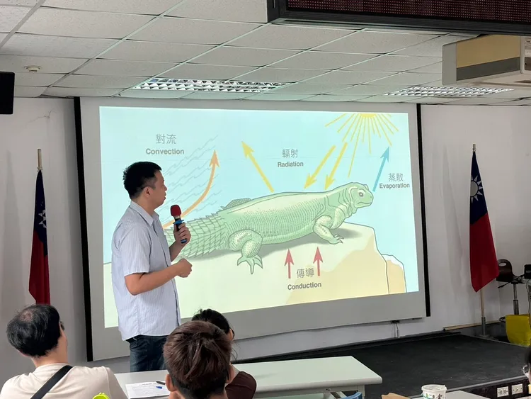 動保處舉辦「酷夏狗狗貓貓的熱衰竭」講座。動保處提供