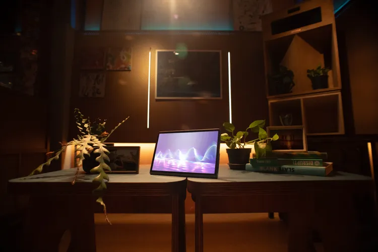 Lenovo Tab Plus具備TÜV全域護眼2.0認證，確保螢幕低藍光、無閃爍、色彩準確真實，達到最佳的眼睛舒適度。Lenovo提供。