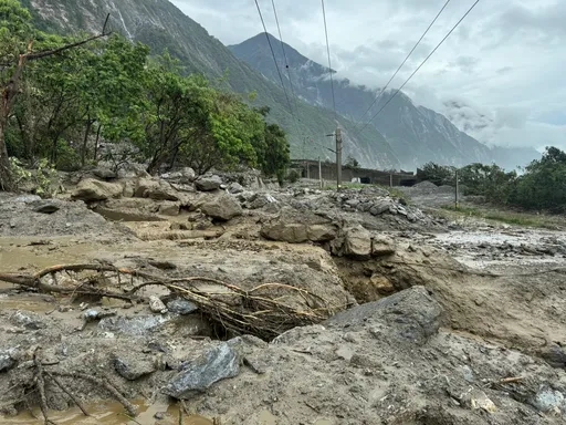 今大量土石流又淹軌道 台鐵北迴線下個月才能搶通