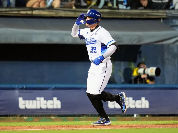 張育成擊出中職首轟。   富邦悍將提供