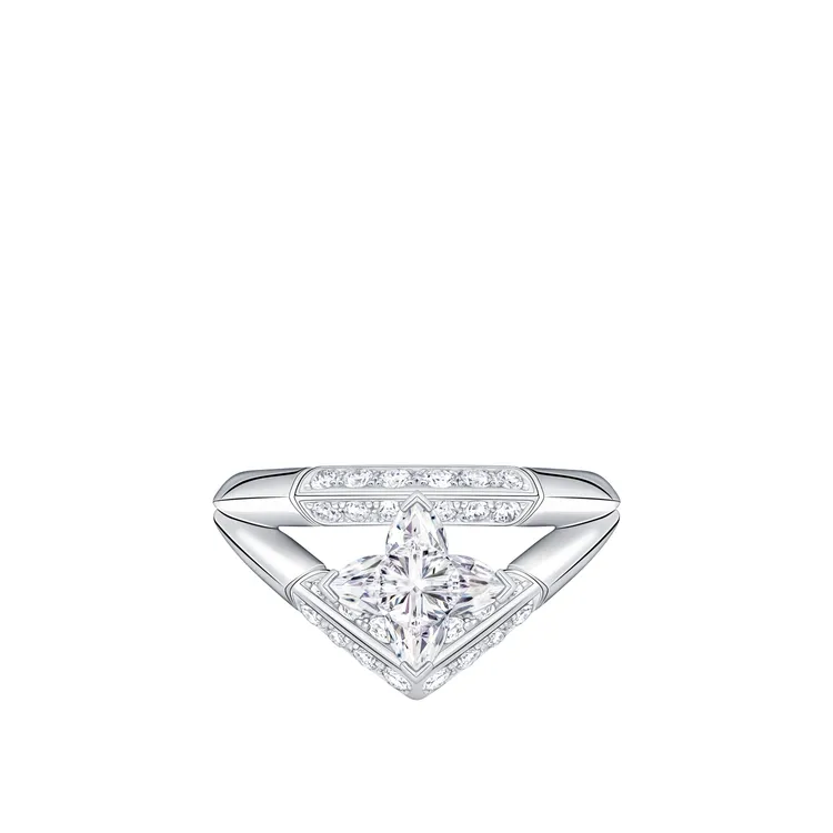 LV DIAMONDS PAVÉ雙戒指配LV MONOGRAM星形切割鑽石，80萬元起。品牌提供 
