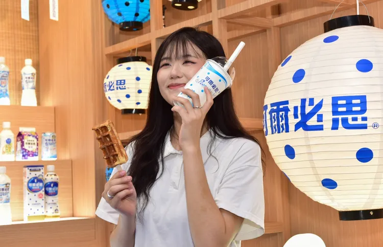 「可爾必思」以「五感體驗」為概念，打造消費者在多重感官上豐富的沁涼感受。業者提供