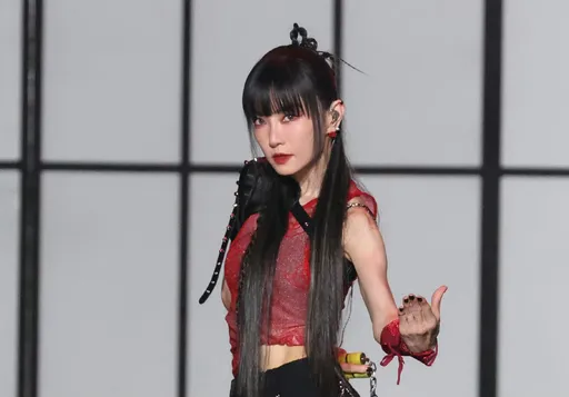 謝金燕《浪姐》成團夜獲乘風舞台獎　忍舊傷痛締造節目超狂紀錄