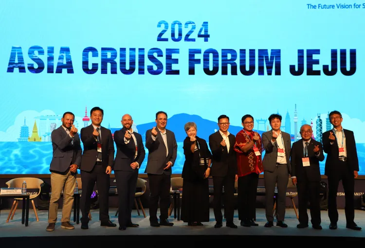 交通部近日到韓國參加「濟州郵輪論壇」。港務公司提供