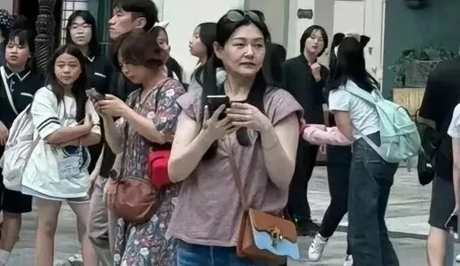 獨家|大S帶兒女玩樂園 「野生素顏」遭批顯老!本尊回應只在意1事