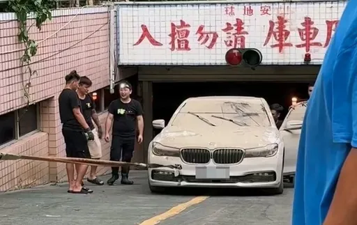 72小時抽乾颱風積水!800輛泡水車全拖出 保時捷、BMW名車滿泥濘
