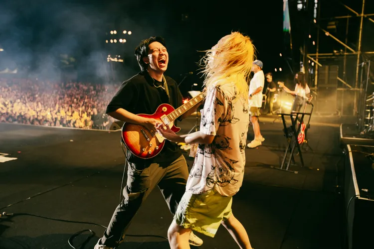 美秀集團的演出，讓台下歌迷嗨翻了。本色音樂提供