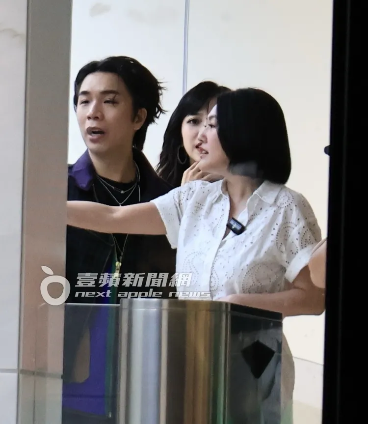 派翠克不知道是第幾次和小S合影。特勤中心攝