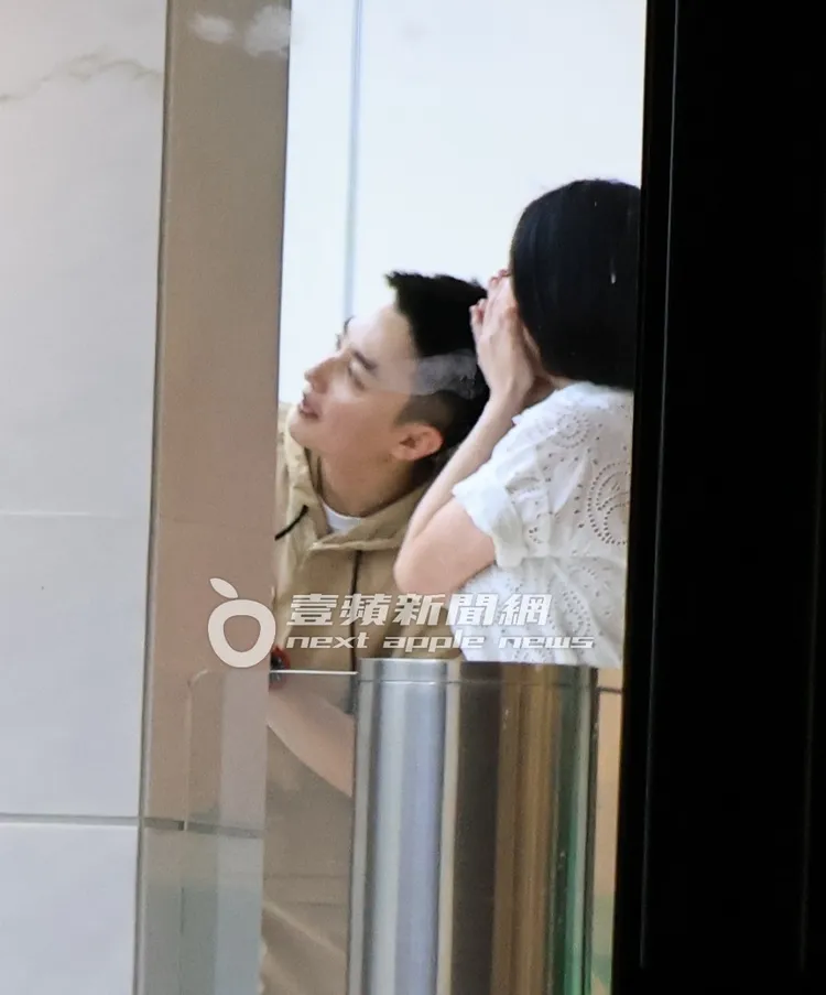 同場錄影來賓除了薔薔還有Eason。特勤中心攝