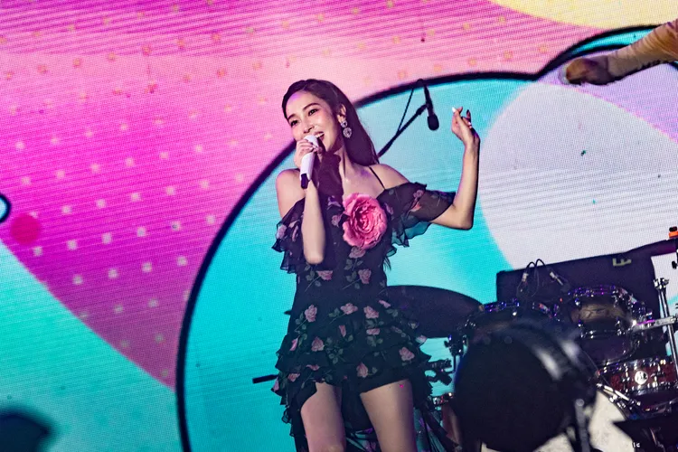 Jessica被粉絲喊上台，加碼唱《Wonderland》。寬寬整合行銷提供