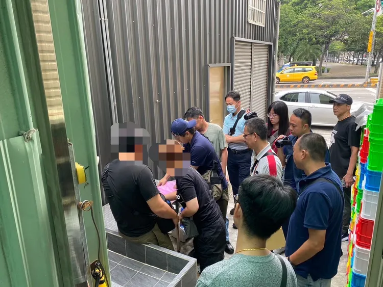 台中市衛生局、市刑大、保三總隊日前兵分多路收網查緝。警方提供
