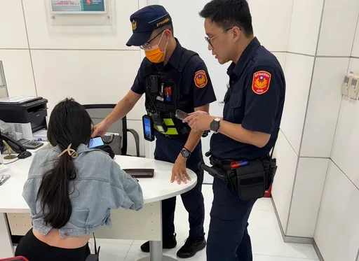 衝著黃仁勳來！妙齡女拿2.5萬美金買美股　警一查「關鍵字」吃驚了