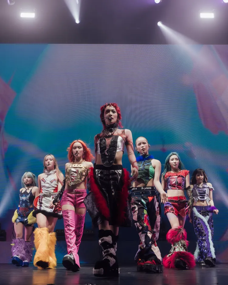 XG一連換了多套服裝，表演長達2個半小時。寬宏藝術提供