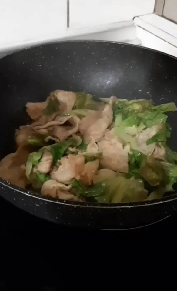 在家自己下廚最安心。FB粉專：《歡樂小草室》提供