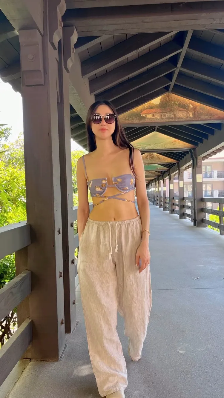 孫瑩瑩身著性感紫色Bra放送好身材。翻攝孫瑩瑩IG