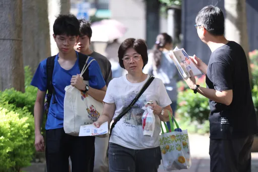 可憐!喝水就被扣分了 分科測驗今統計7件違規飲水