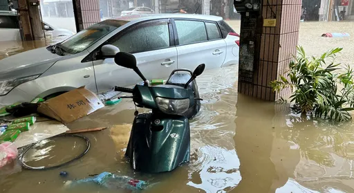 高雄淹水慘重!陳其邁公布補助金 每戶最高2萬元