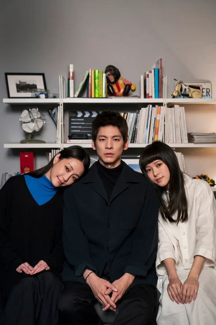 林柏宏（中）在片中分別和謝欣穎（左）跟項婕如交往。華映娛樂提供