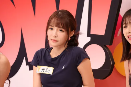 元元接外拍遇上变态摄影师 被逼做「猥亵表情」惊悚过程全曝光