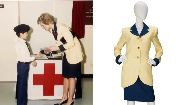 1989年訪問香港期間身穿的Catherine Walker兩件式黃色和海軍藍裙子套裝，以32萬5000美元（約1059萬台幣）拍出。朱利安拍賣行提供