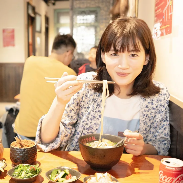 綾瀨遙曾來台吃林東芳牛肉麵。翻攝harukanoisekai_official IG