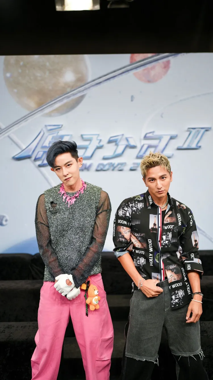 敖犬（左）、小煜重現經典曲，默契不減。踢帕娛樂提供