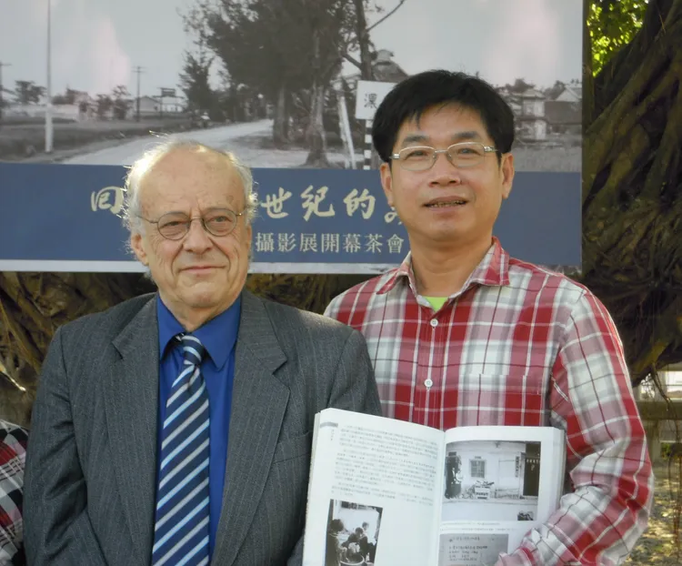 張二文校長與孔麥隆教授。取自張二文臉書