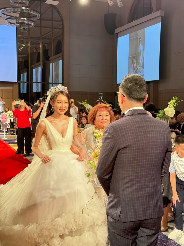 立委廖先翔大婚，溫馨感人。翻攝自江怡臻臉書