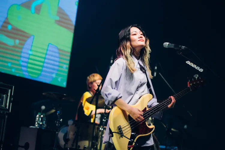 貝斯手松岡彩。大鴻藝術BIG ART提供