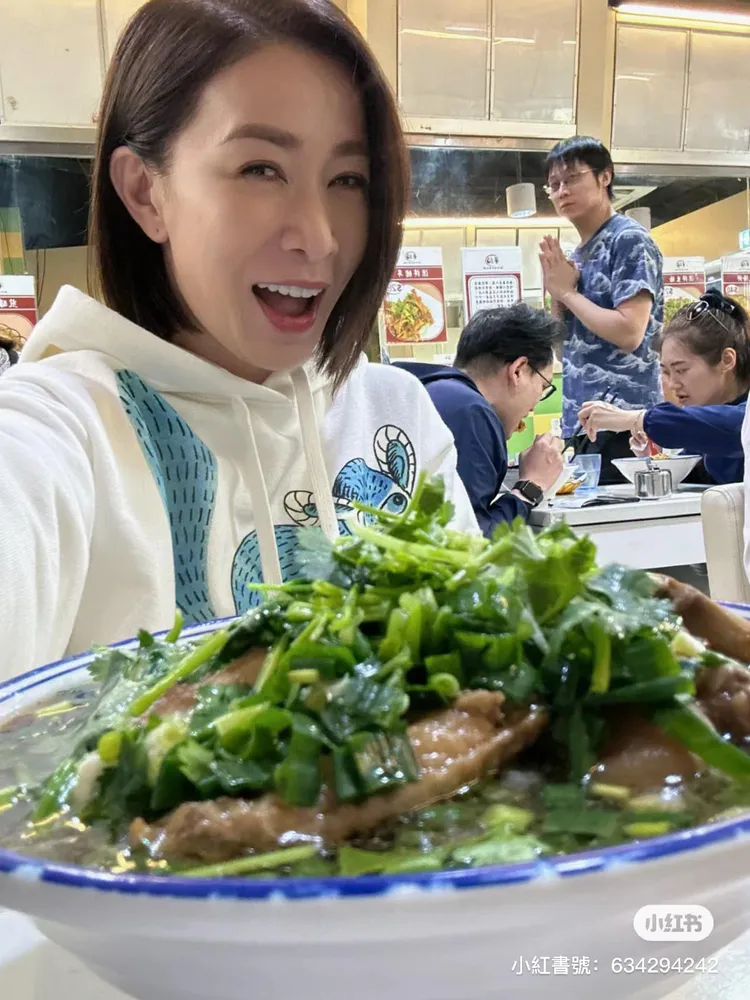 佘詩曼在小紅書PO食記，店家開心轉發。翻攝WaKee華記潮洲滷水車仔麵臉書