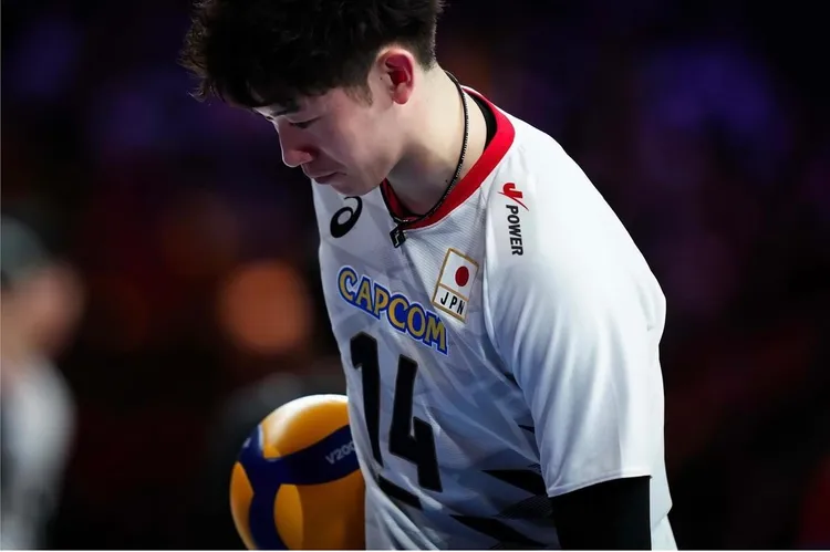 石川祐希（左一）擁有「真人版排球少年」之稱。翻攝石川祐希IG