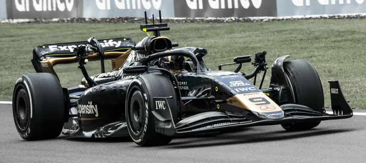 IWC熱愛賽車，宣布「跨足」電影界，宣布與Apple Original Films公司的F1大獎賽主題電影展開合作。品牌提供